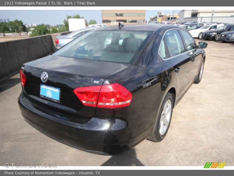 Black / Titan Black 2013 Volkswagen Passat 2.5L SE
