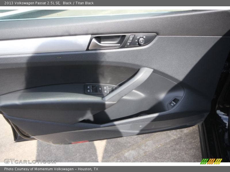 Black / Titan Black 2013 Volkswagen Passat 2.5L SE