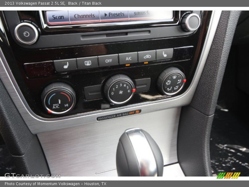 Black / Titan Black 2013 Volkswagen Passat 2.5L SE