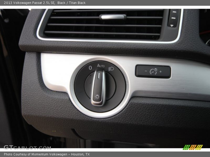 Black / Titan Black 2013 Volkswagen Passat 2.5L SE