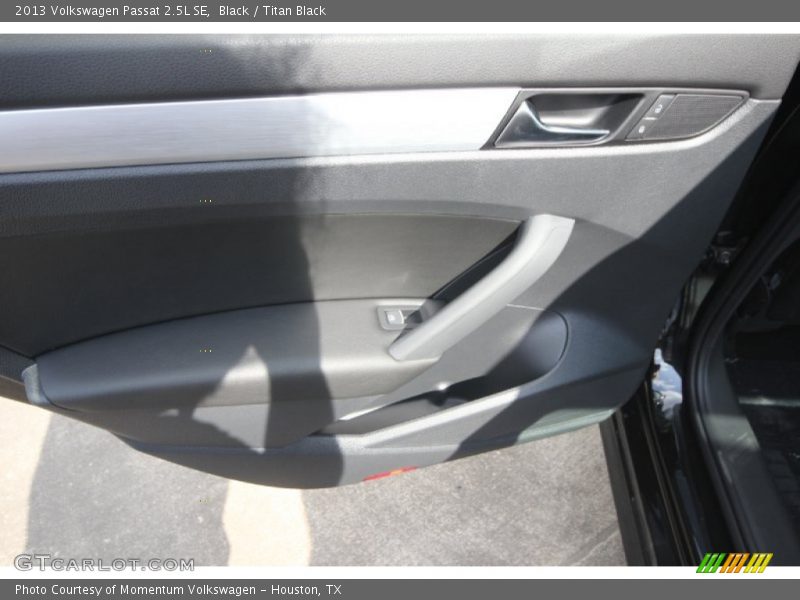 Black / Titan Black 2013 Volkswagen Passat 2.5L SE