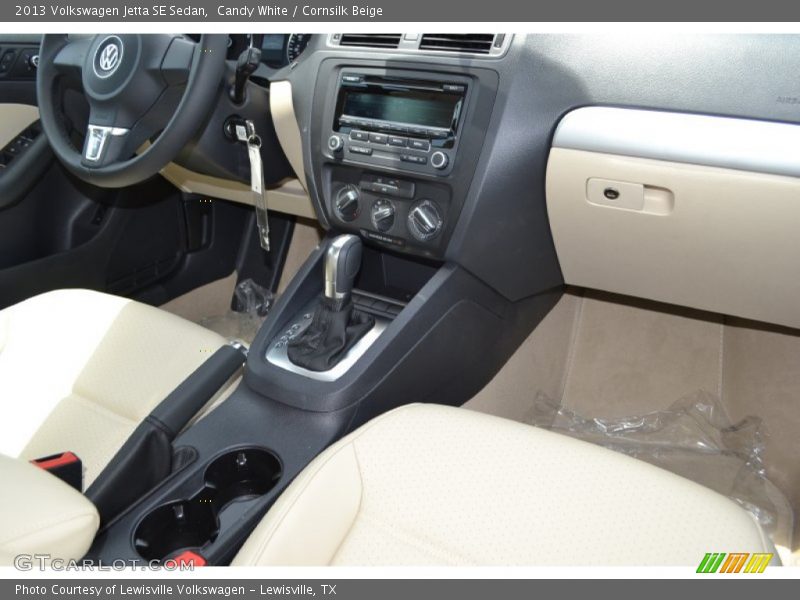 Candy White / Cornsilk Beige 2013 Volkswagen Jetta SE Sedan
