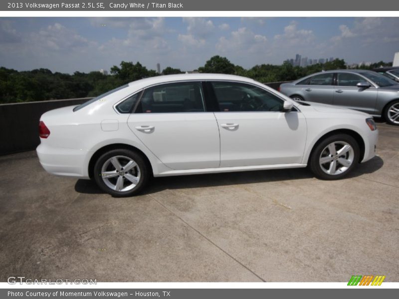 Candy White / Titan Black 2013 Volkswagen Passat 2.5L SE