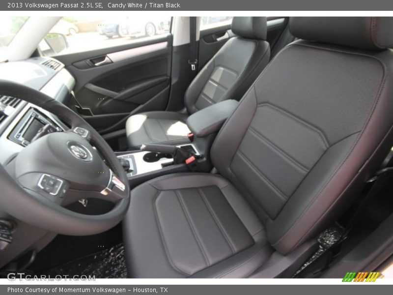 Candy White / Titan Black 2013 Volkswagen Passat 2.5L SE