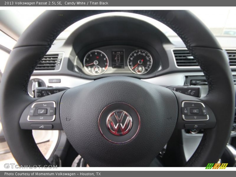 Candy White / Titan Black 2013 Volkswagen Passat 2.5L SE
