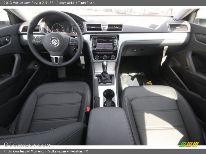 Candy White / Titan Black 2013 Volkswagen Passat 2.5L SE