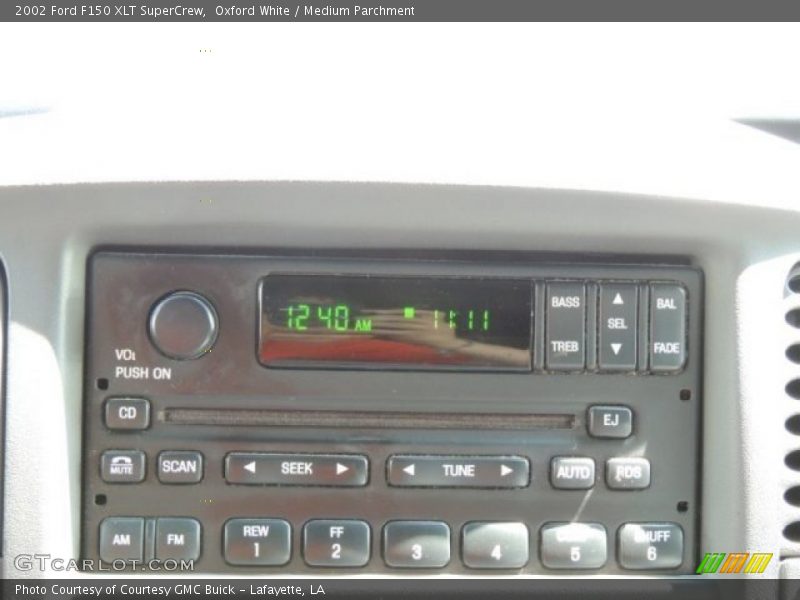 Oxford White / Medium Parchment 2002 Ford F150 XLT SuperCrew