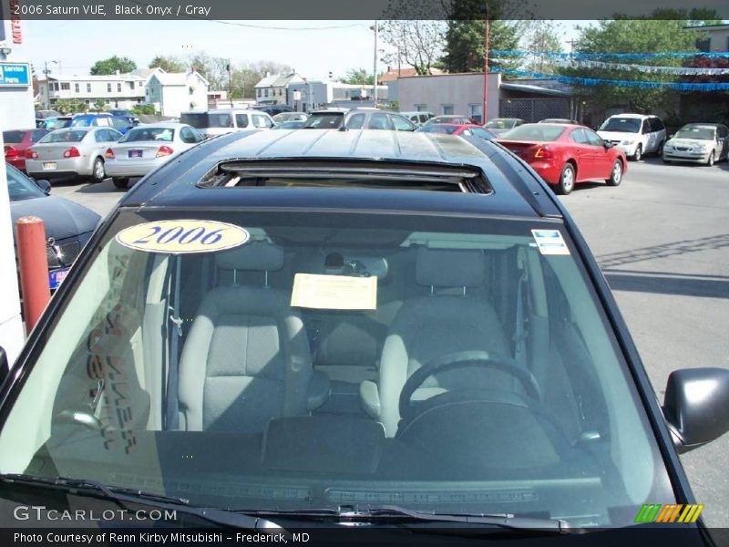 Black Onyx / Gray 2006 Saturn VUE