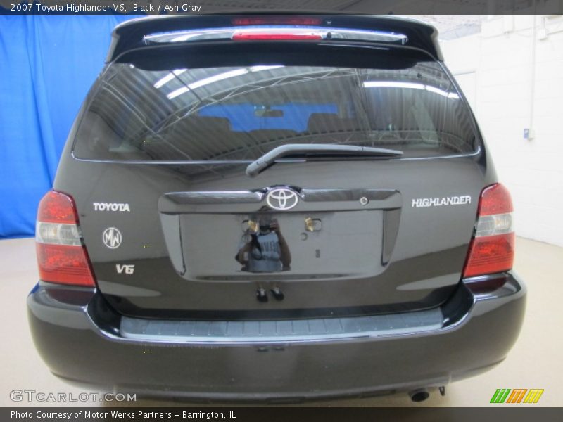 Black / Ash Gray 2007 Toyota Highlander V6