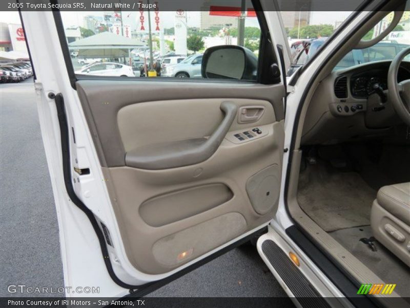 Natural White / Taupe 2005 Toyota Sequoia SR5