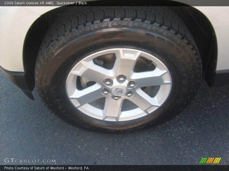 Quicksilver / Black 2009 Saturn Outlook XR AWD