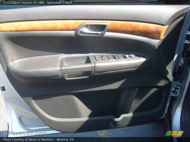 Quicksilver / Black 2009 Saturn Outlook XR AWD