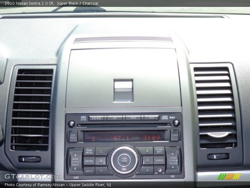 Super Black / Charcoal 2010 Nissan Sentra 2.0 SR