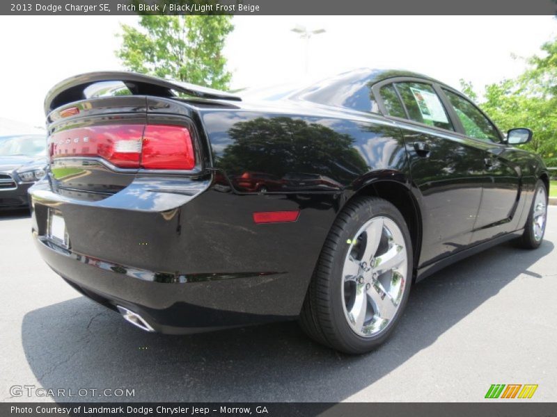 Pitch Black / Black/Light Frost Beige 2013 Dodge Charger SE