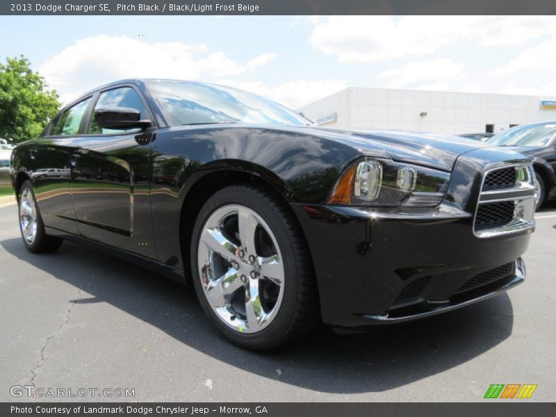 Pitch Black / Black/Light Frost Beige 2013 Dodge Charger SE