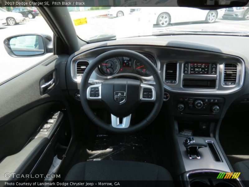 Pitch Black / Black 2013 Dodge Charger SE
