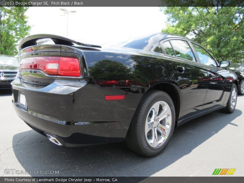 Pitch Black / Black 2013 Dodge Charger SE