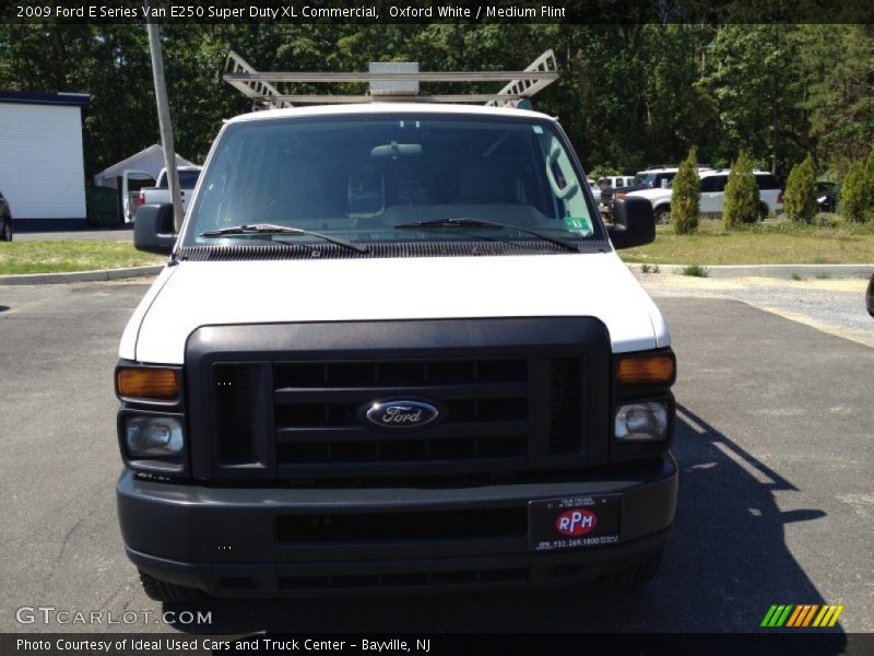Oxford White / Medium Flint 2009 Ford E Series Van E250 Super Duty XL Commercial