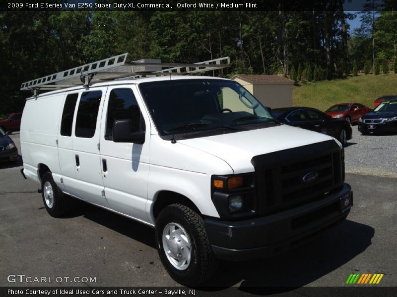 Oxford White / Medium Flint 2009 Ford E Series Van E250 Super Duty XL Commercial