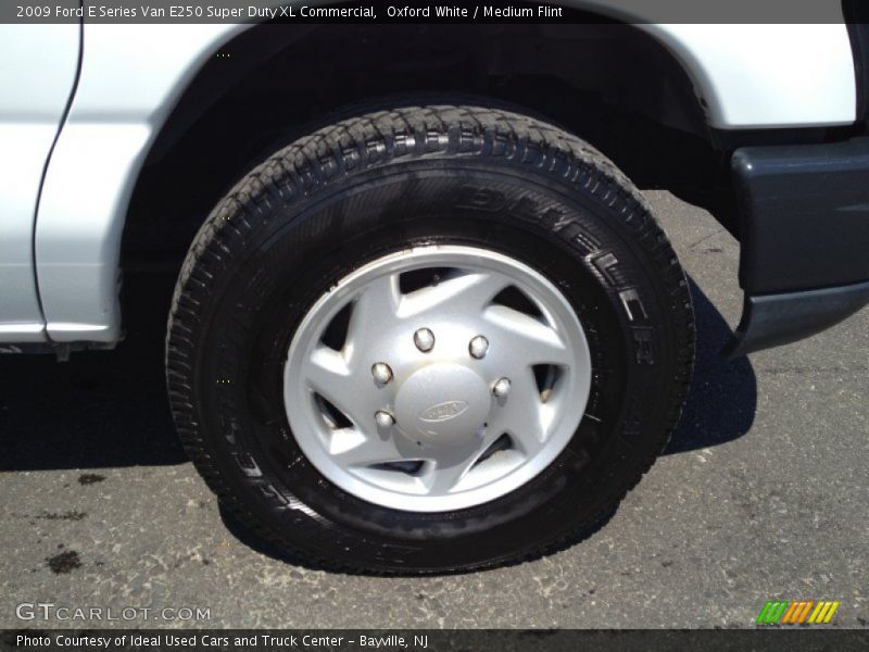 Oxford White / Medium Flint 2009 Ford E Series Van E250 Super Duty XL Commercial