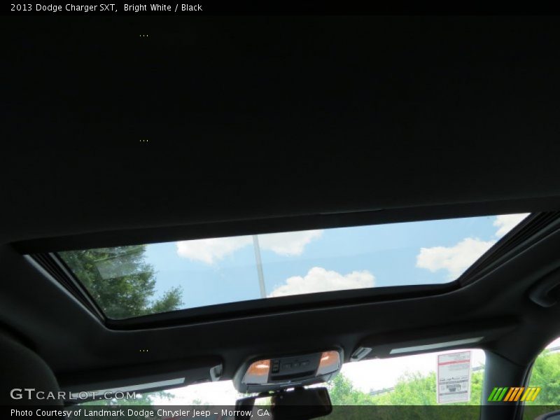 Bright White / Black 2013 Dodge Charger SXT