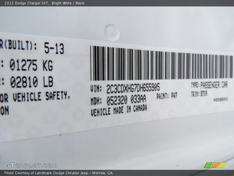 Bright White / Black 2013 Dodge Charger SXT