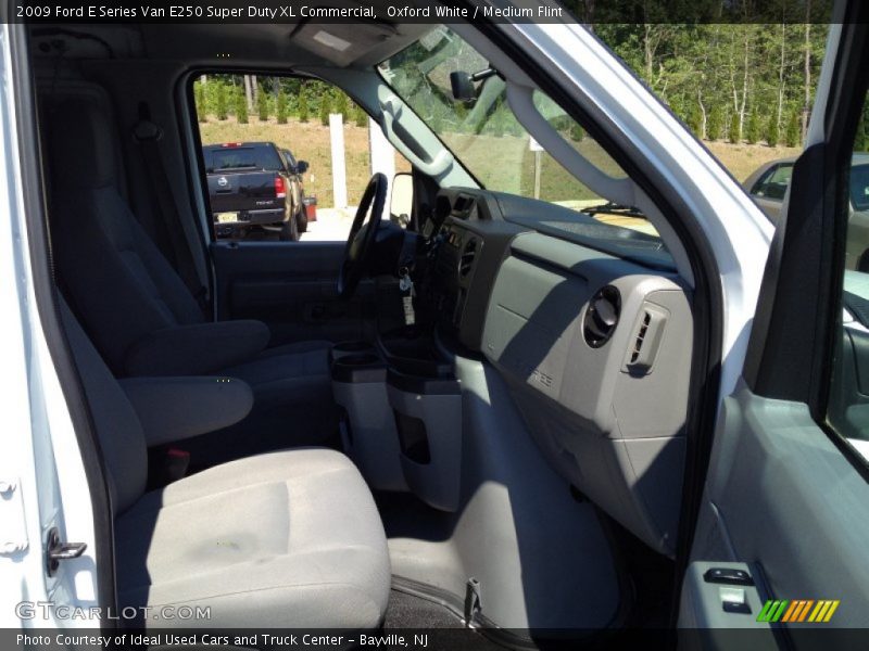 Oxford White / Medium Flint 2009 Ford E Series Van E250 Super Duty XL Commercial