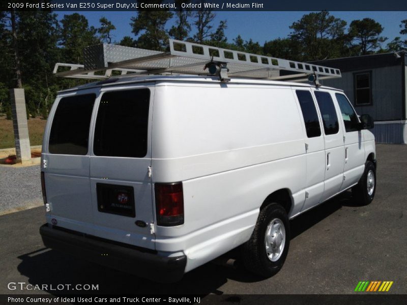 Oxford White / Medium Flint 2009 Ford E Series Van E250 Super Duty XL Commercial