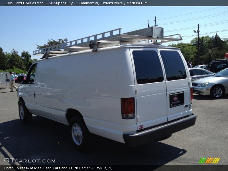 Oxford White / Medium Flint 2009 Ford E Series Van E250 Super Duty XL Commercial