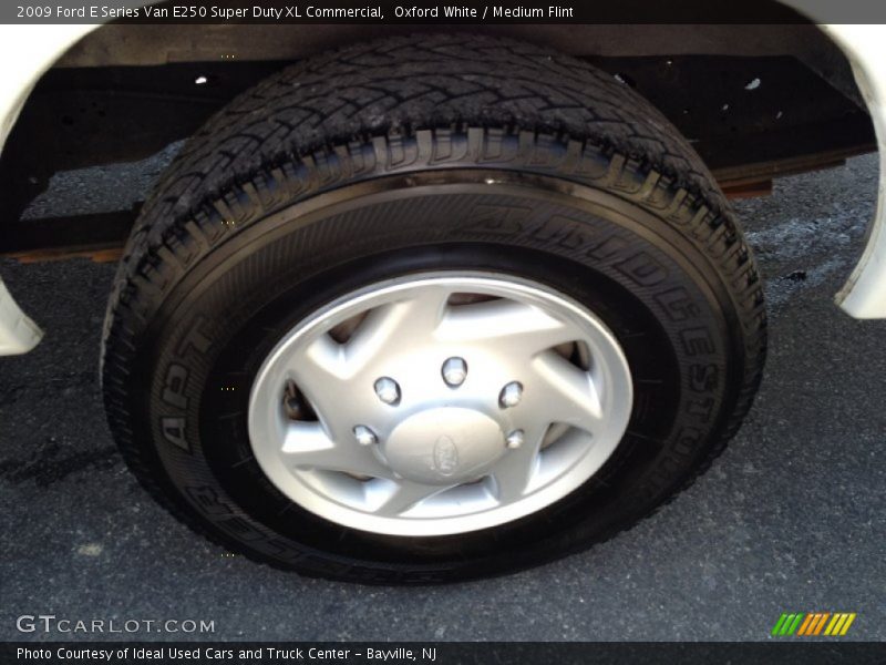 Oxford White / Medium Flint 2009 Ford E Series Van E250 Super Duty XL Commercial