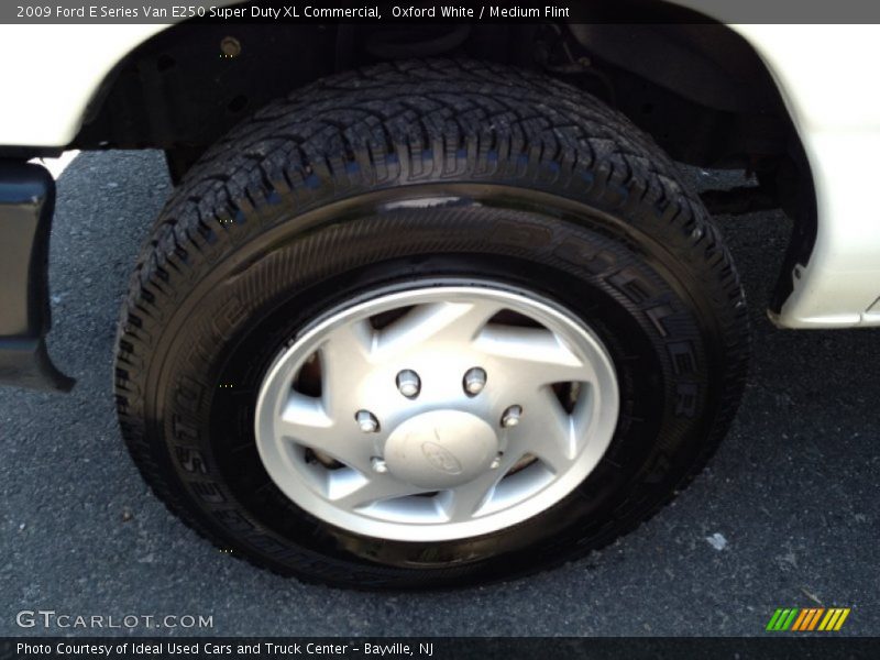 Oxford White / Medium Flint 2009 Ford E Series Van E250 Super Duty XL Commercial