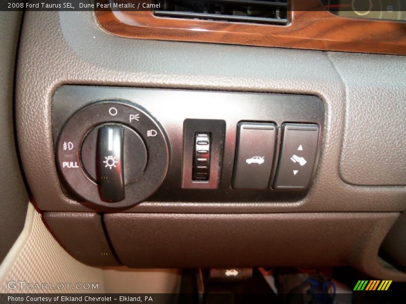 Dune Pearl Metallic / Camel 2008 Ford Taurus SEL