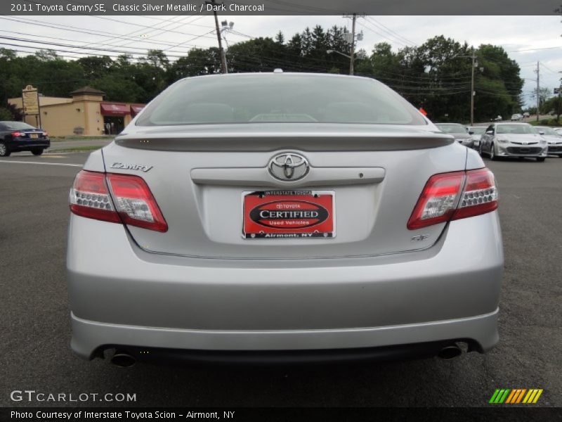 Classic Silver Metallic / Dark Charcoal 2011 Toyota Camry SE