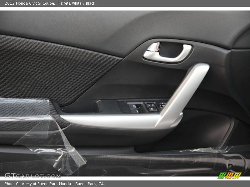 Controls of 2013 Civic Si Coupe