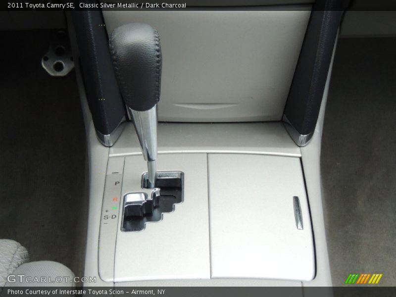 Classic Silver Metallic / Dark Charcoal 2011 Toyota Camry SE