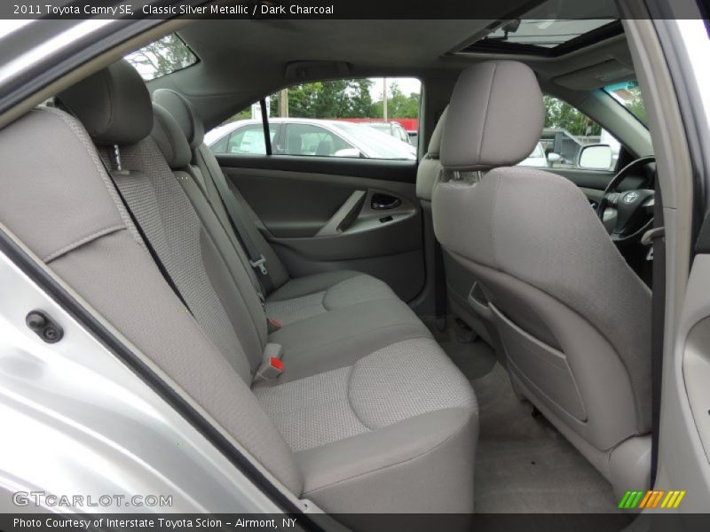 Classic Silver Metallic / Dark Charcoal 2011 Toyota Camry SE