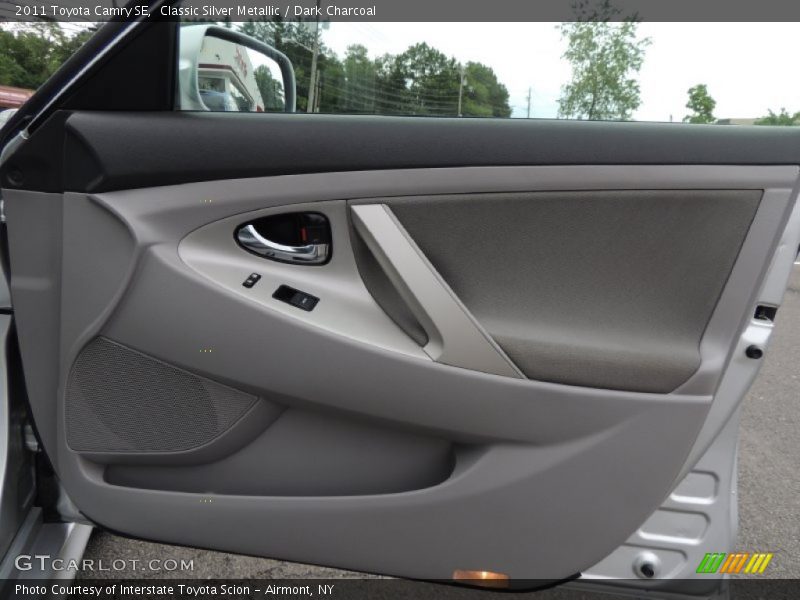 Classic Silver Metallic / Dark Charcoal 2011 Toyota Camry SE