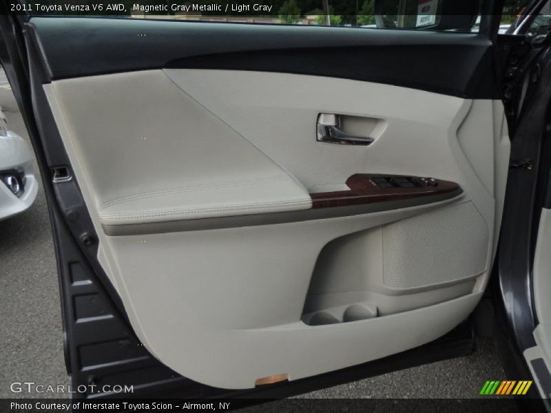 Magnetic Gray Metallic / Light Gray 2011 Toyota Venza V6 AWD
