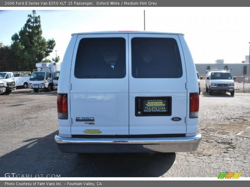 Oxford White / Medium Flint Grey 2006 Ford E Series Van E350 XLT 15 Passenger
