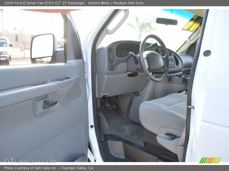 Oxford White / Medium Flint Grey 2006 Ford E Series Van E350 XLT 15 Passenger