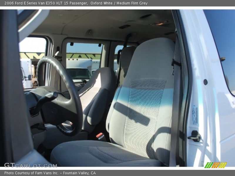 Oxford White / Medium Flint Grey 2006 Ford E Series Van E350 XLT 15 Passenger