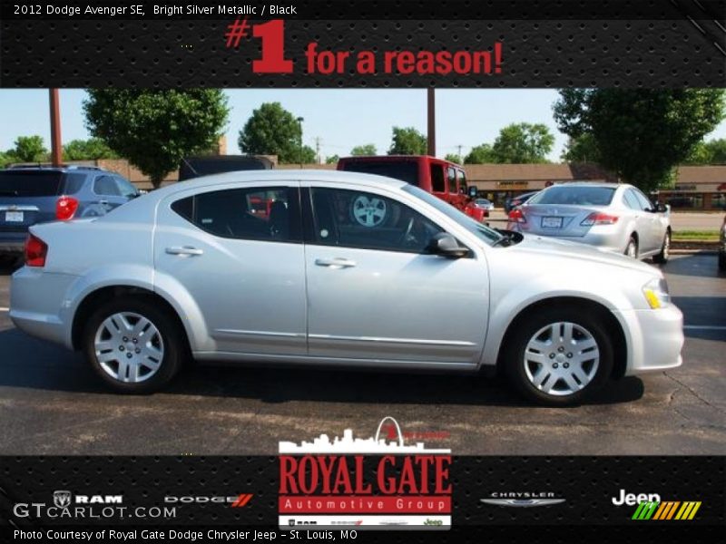 Bright Silver Metallic / Black 2012 Dodge Avenger SE