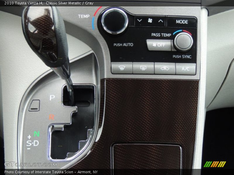 Classic Silver Metallic / Gray 2010 Toyota Venza I4