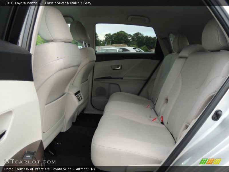 Classic Silver Metallic / Gray 2010 Toyota Venza I4
