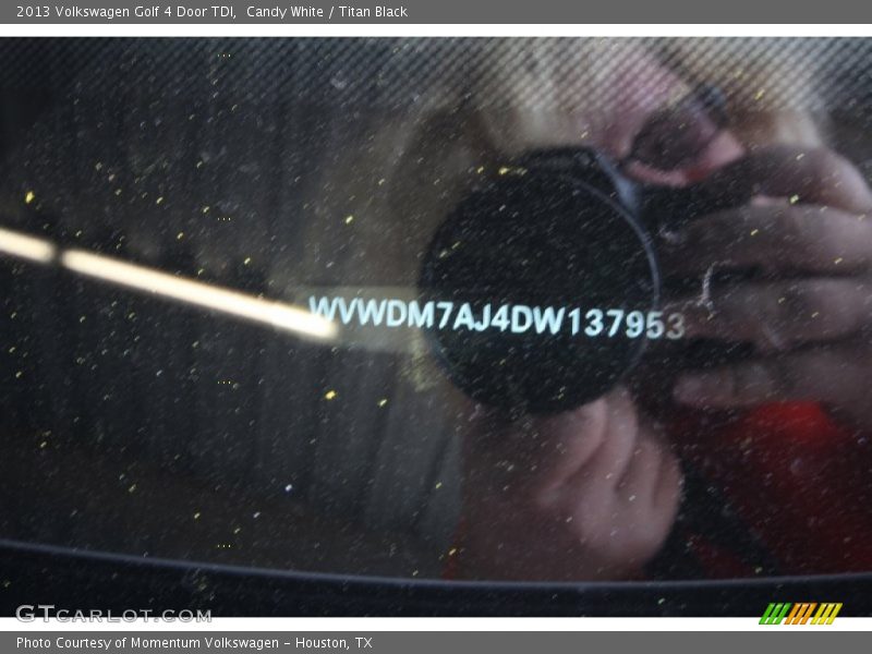 Candy White / Titan Black 2013 Volkswagen Golf 4 Door TDI