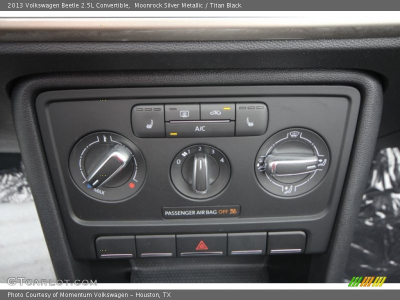 Moonrock Silver Metallic / Titan Black 2013 Volkswagen Beetle 2.5L Convertible