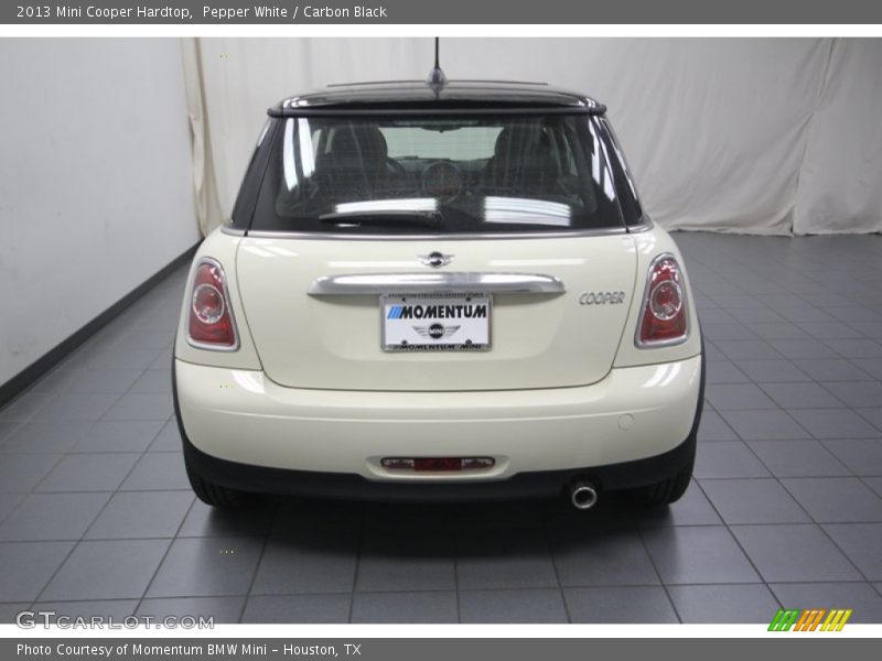 Pepper White / Carbon Black 2013 Mini Cooper Hardtop