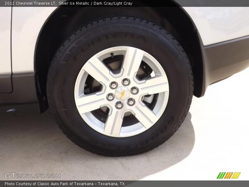 Silver Ice Metallic / Dark Gray/Light Gray 2012 Chevrolet Traverse LT