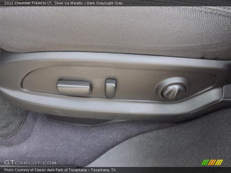 Silver Ice Metallic / Dark Gray/Light Gray 2012 Chevrolet Traverse LT