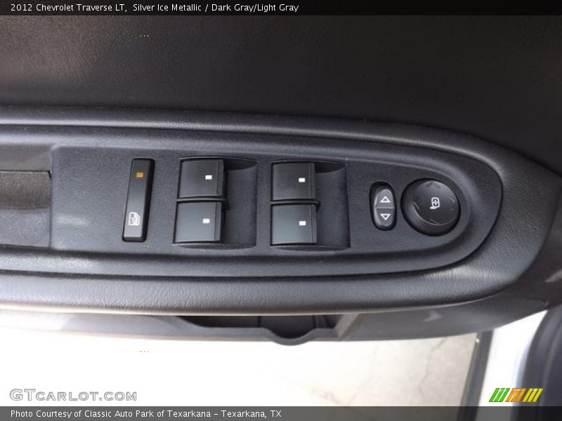 Silver Ice Metallic / Dark Gray/Light Gray 2012 Chevrolet Traverse LT